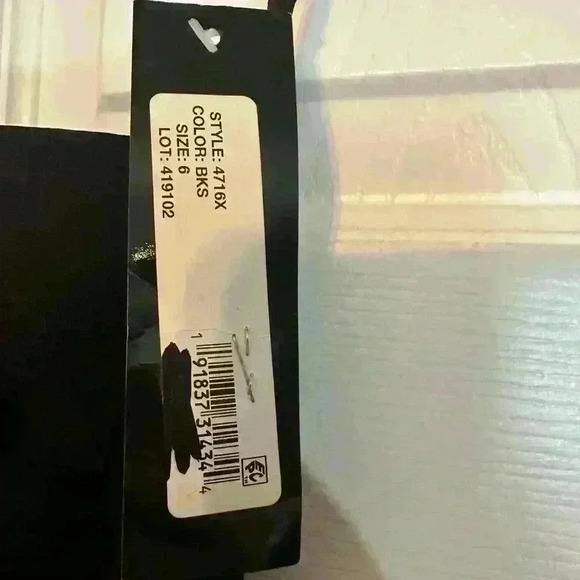 Xscape Rhinestone Strap Gown Size 6 NWT - Picture 6 of 9